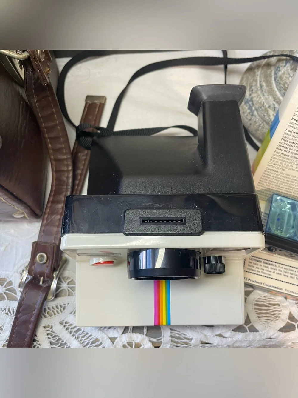 Vintage POLAROID Land camera instant photo white rainbow case film flash bar